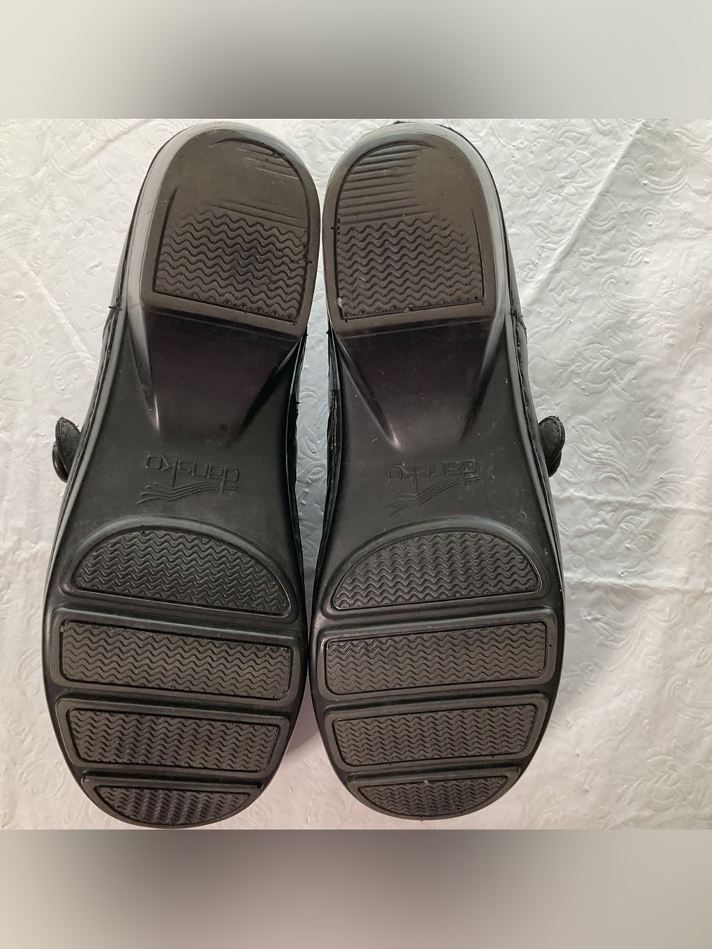 Dansko Solstice Button Women’s Black Leather Clogs. Size 39(8.5) - Picture 7 of 8